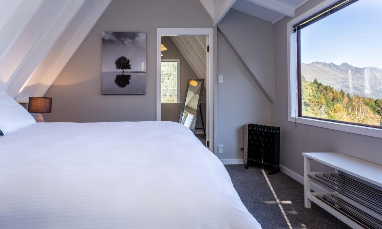Private Cottage With Spa And Amazing Lake Views Closeburn Esterno foto