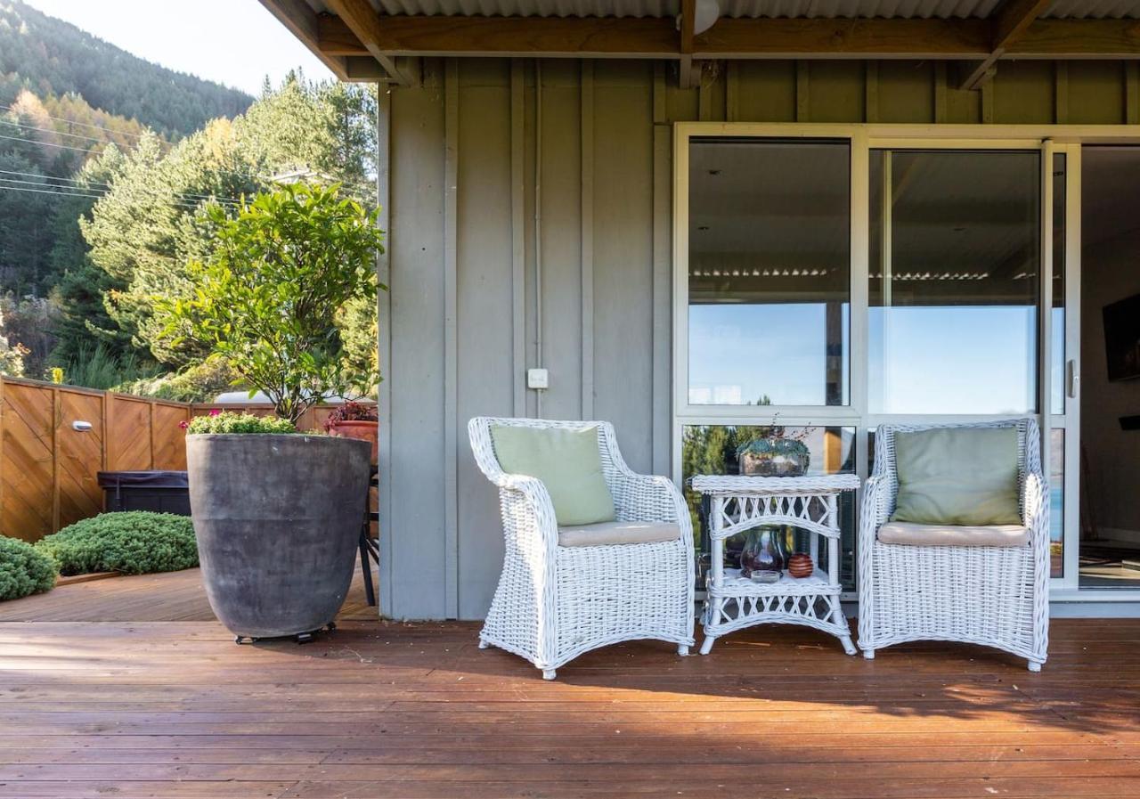 Private Cottage With Spa And Amazing Lake Views Closeburn Esterno foto